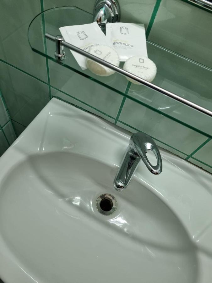 Randunica Hotel Văliug Buitenkant foto